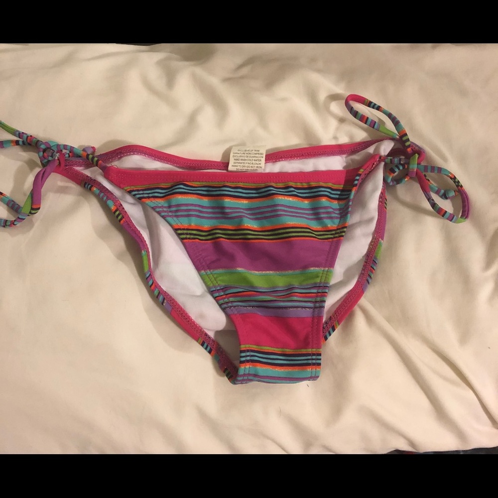 Bathing suit set - Picture 2 of 2